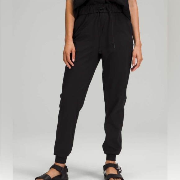LULULEMON black high rise stretch jogger sz4 - Picture 1 of 10